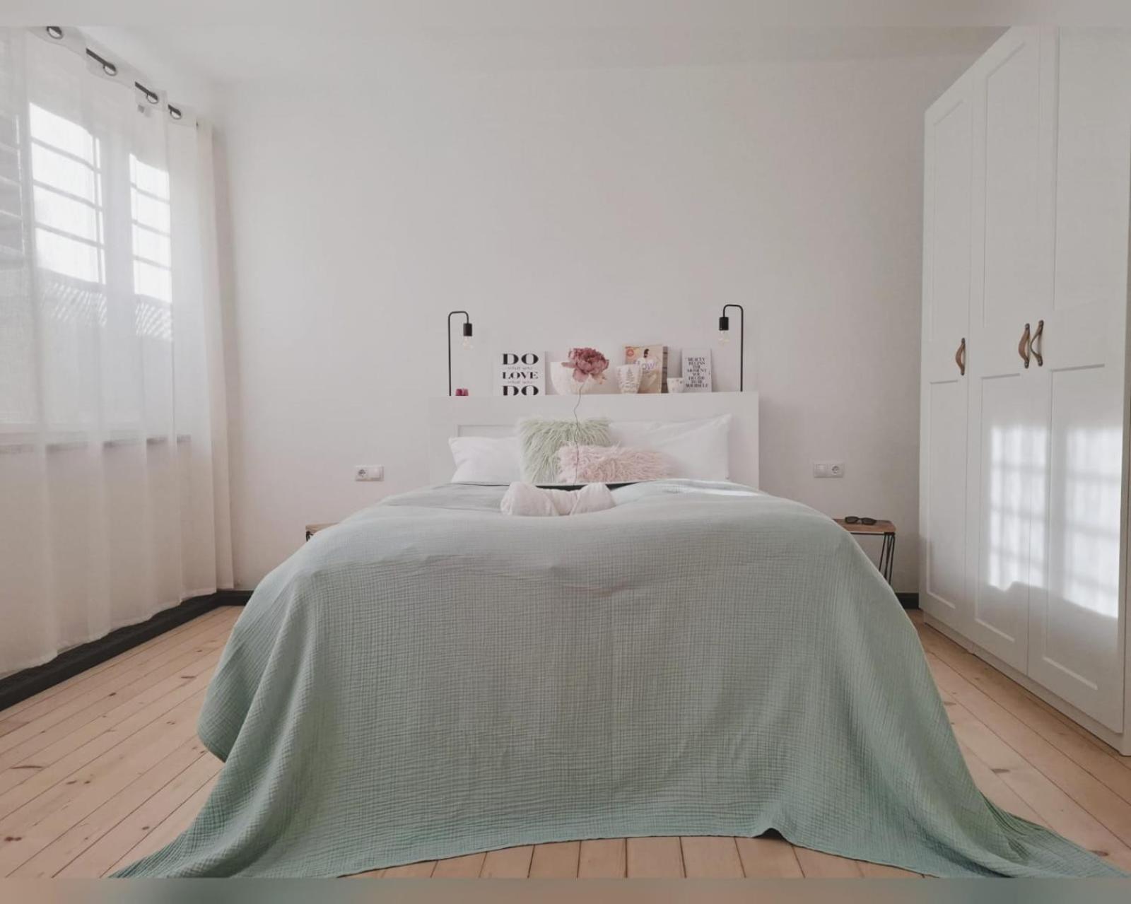 Apartment Wildflower In Privatvilla Im Herzen Merans Экстерьер фото